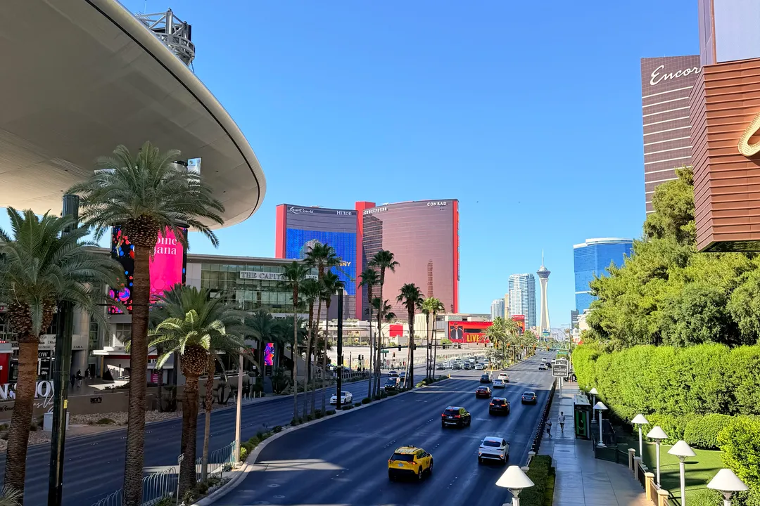 The Ultimate First-Timer's Checklist: 7 Things You Must Do in Las Vegas (2026)