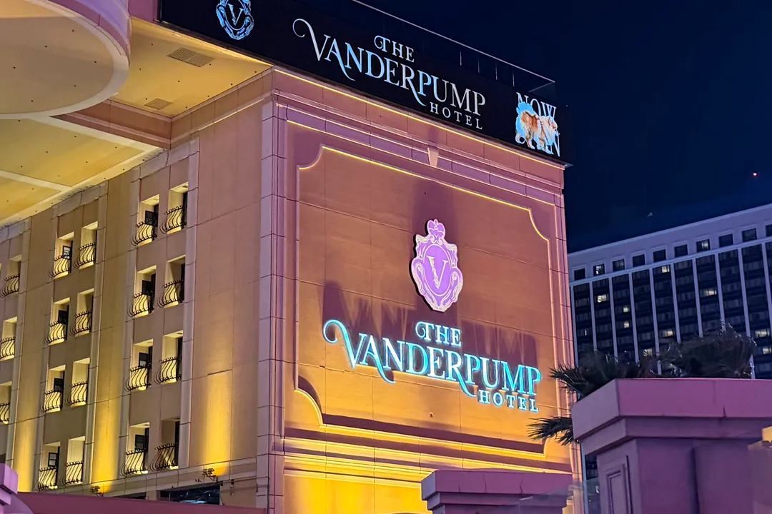 The Vanderpump Hotel Las Vegas Review: Rooms, Pool & Hacks